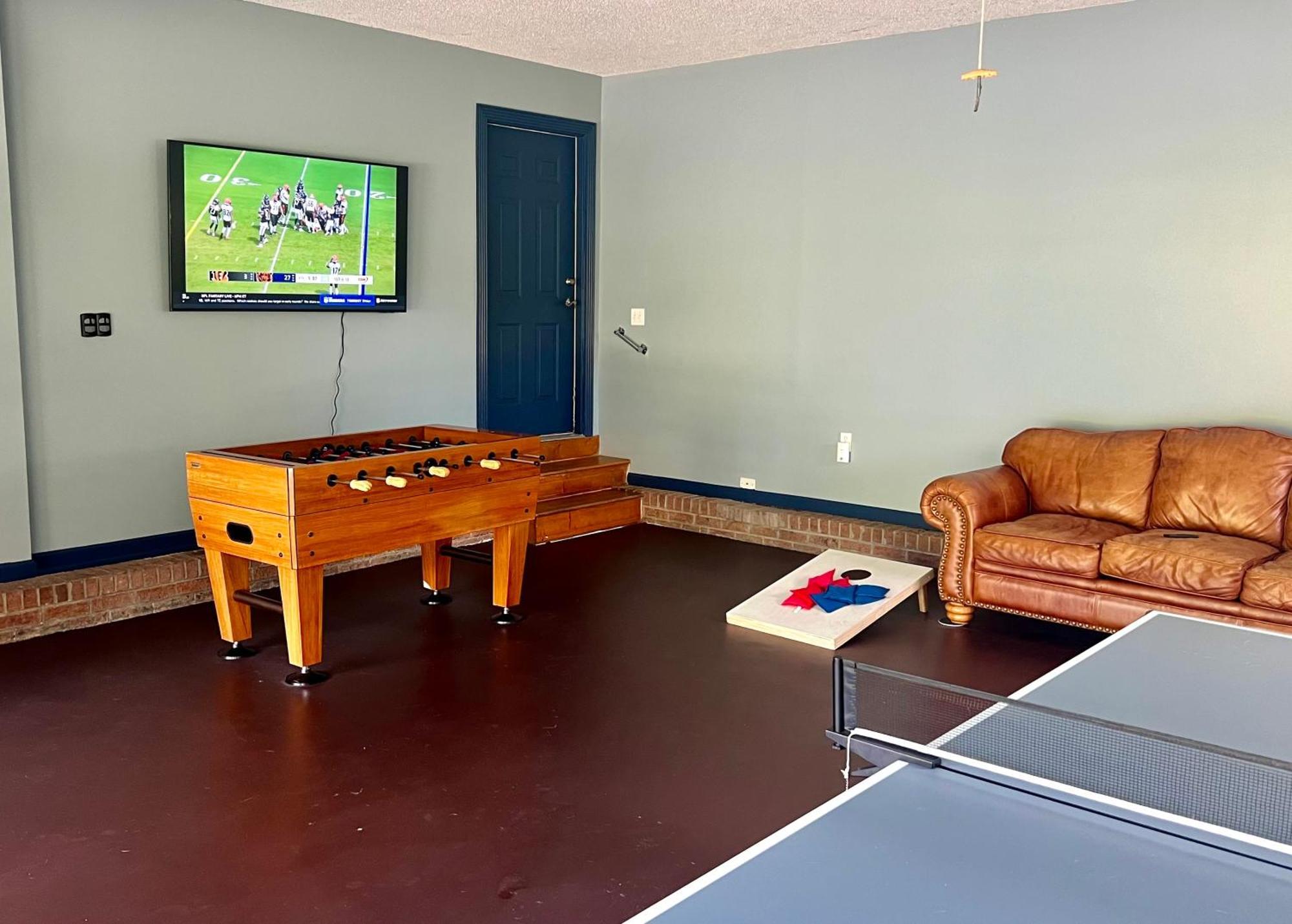 Bears Valley Inn - Great Location! - Peaceful, Children And Dog Friendly Retreat - Less Than 15 Min To All Attractions - Private Pool Club & Fishing Hole - Game Room With Tv Sevierville Buitenkant foto